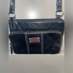 Black leather Nine West crossbody purse
